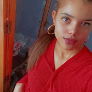 Meet your Posher, Rocio